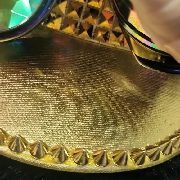 Rave hat